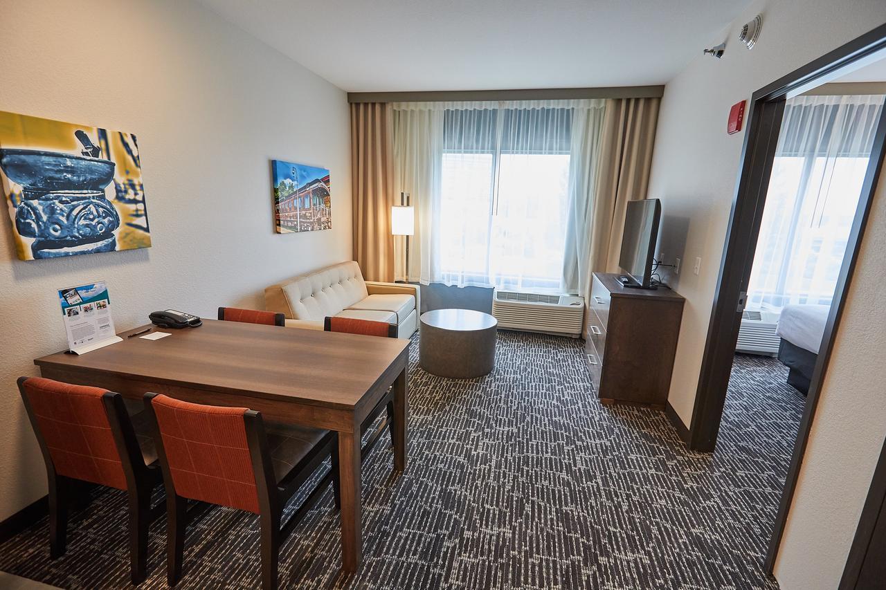 Gundersen Hotel & Suites La Crosse Extérieur photo